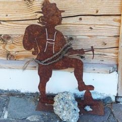 6 Nette kleine Figur am Haus der Alpe.jpg